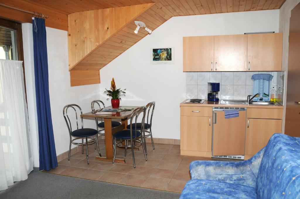 Apartments Pod Rodico Bohinjska Bistrica Kamer foto